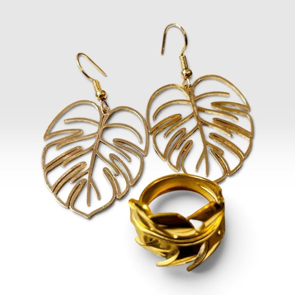 Monstera Leaf Jewelry Set 🌿 Gold Earrings + Ring Size 7 - Picture 3 of 11